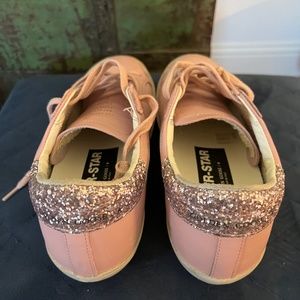 Pink glitter golden goose